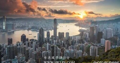 麻豆av在线导航-浅析麻豆题材多维度文化现象——打破传统视野下的互联网内容探索